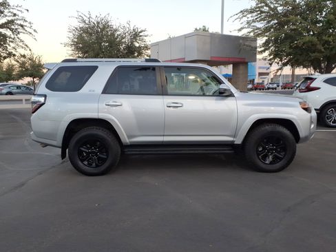 Certified 2023 Toyota 4Runner SR5 AWD/4WD image 3