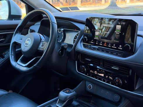 Used 2021 Nissan Rogue SL w/ Premium Package image 17