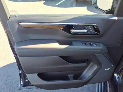 New 2026 Chevrolet Tahoe High Country AWD/4WD image 12