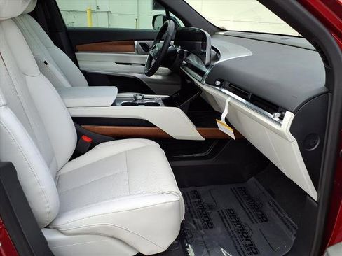 New 2026 Cadillac Vistiq Sport image 9