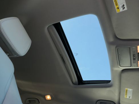 Used 2023 Honda Odyssey EX-L image 27