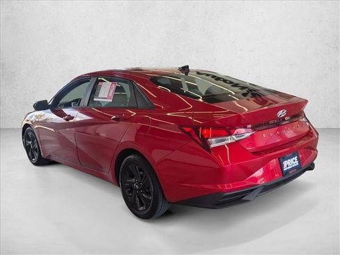 Used 2021 Hyundai Elantra SEL w/ Convenience Package FWD image 8