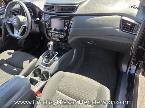 Used 2020 Nissan Rogue SV FWD image 17
