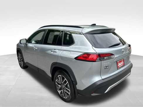 Used 2026 Toyota Corolla Cross XLE AWD/4WD image 3