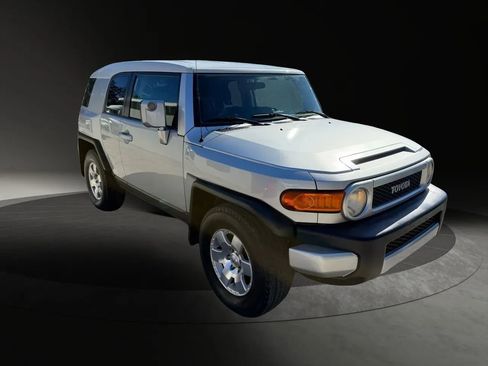 Used 2007 Toyota FJ Cruiser 2WD image 7