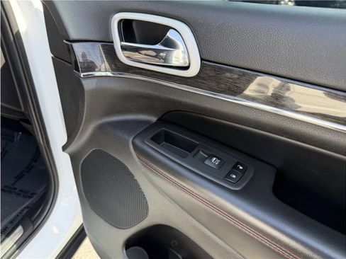 Used 2020 Jeep Grand Cherokee Trailhawk w/ Interior Metal Package image 32