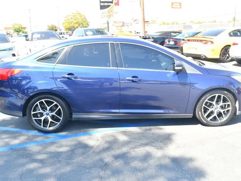Used 2017 Ford Focus SEL FWD image 8