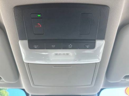 Used 2023 Nissan Rogue SV image 20