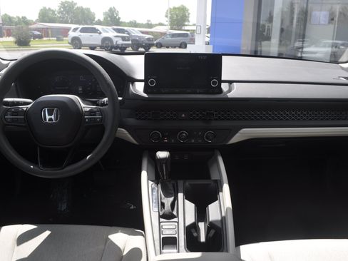 Certified 2023 Honda Accord LX image 13