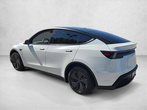 Used 2026 Tesla Model Y Long Range AWD/4WD image 8