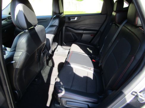 Used 2024 Ford Escape ST-Line w/ Tech Pack #1 AWD/4WD image 13