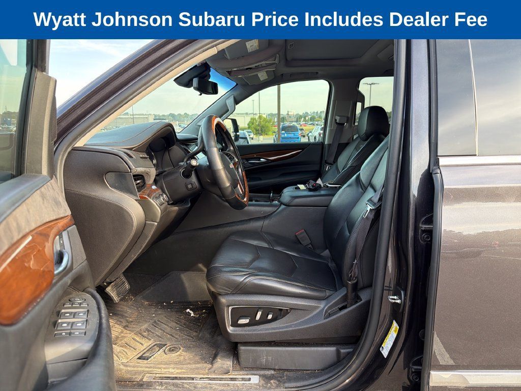 Used 2017 Cadillac Escalade ESV Premium Luxury AWD/4WD image 20