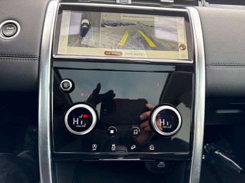 Used 2021 Land Rover Discovery Sport S image 21