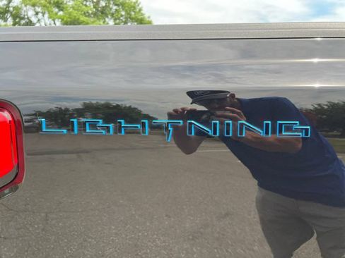 Used 2023 Ford F150 Lightning Platinum AWD/4WD image 50