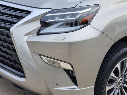 Used 2023 Lexus GX 460 Luxury AWD/4WD image 6