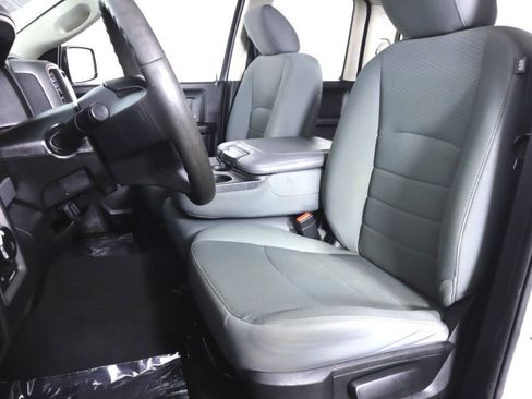 Used 2018 RAM 1500 Express w/ Express Value Package AWD/4WD image 30