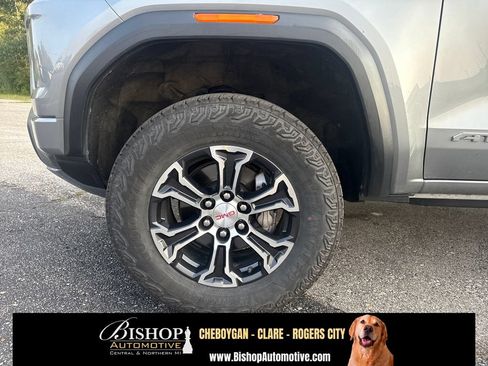Used 2024 GMC Canyon AT4 w/ AT4 Premium Package AWD/4WD image 21