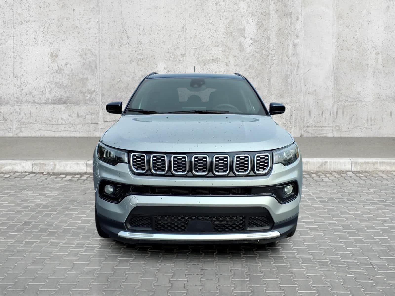 Used 2025 Jeep Compass Limited AWD/4WD image 3
