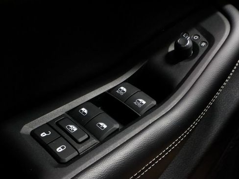 Used 2023 Jeep Grand Cherokee Altitude image 24