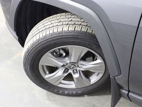 Used 2024 Toyota RAV4 XLE image 41