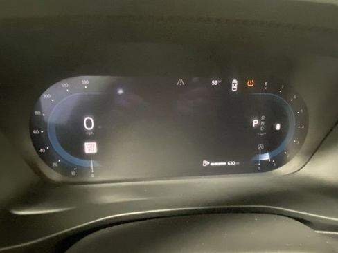 Used 2025 Volvo XC40 B5 Core image 16