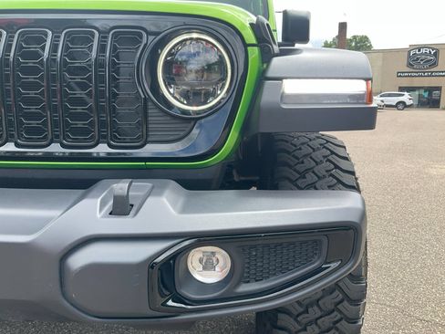 Used 2025 Jeep Wrangler Unlimited Sport AWD/4WD image 27