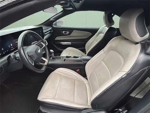 Used 2024 Ford Mustang Premium image 18