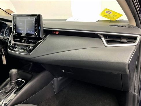 Used 2022 Toyota Corolla LE image 16