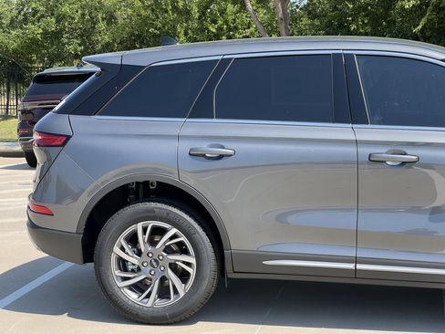 New 2025 Lincoln Corsair FWD image 11