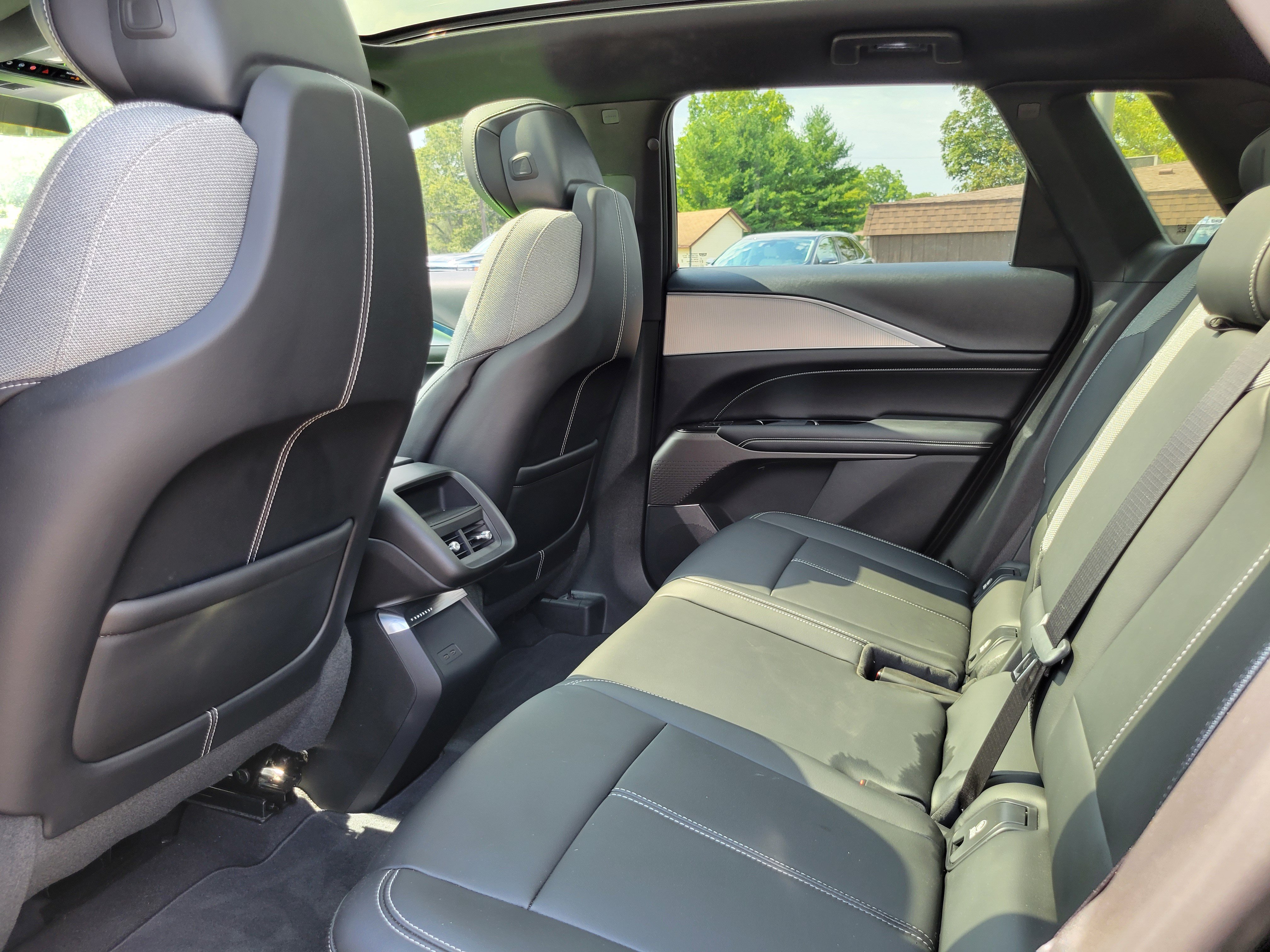 Used 2024 Cadillac Lyriq Tech RWD image 18