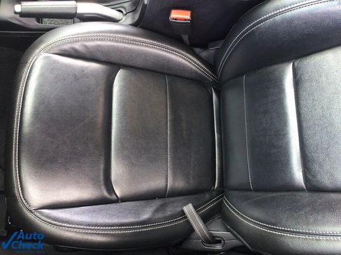 Used 2022 Jeep Wrangler Unlimited Sahara w/ Cold Weather Group image 8