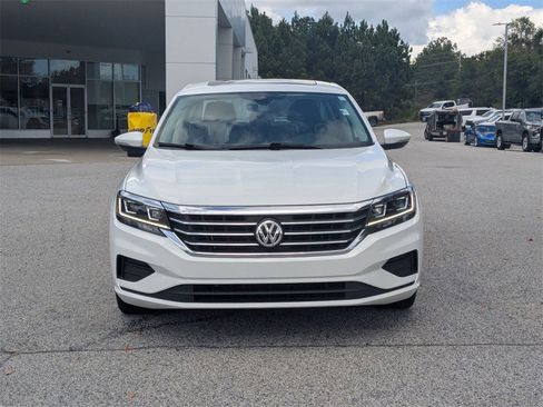 Used 2022 Volkswagen Passat 2.0T SE image 3