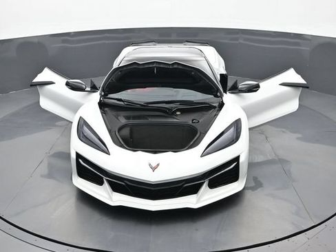 Used 2025 Chevrolet Corvette Z06 RWD image 26