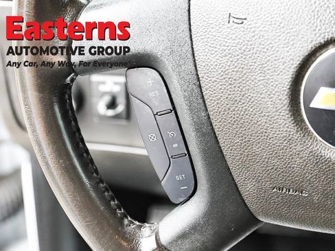 Used 2021 Chevrolet Express 3500 w/ Driver Convenience Package RWD image 15
