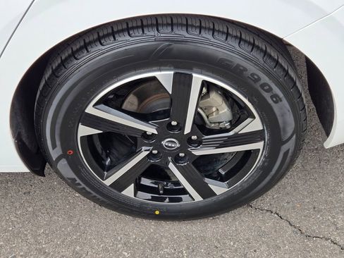 Certified 2024 Nissan Sentra SV image 10