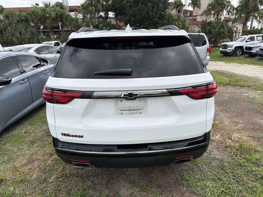 Used 2023 Chevrolet Traverse Premier w/ Redline Edition FWD image 9