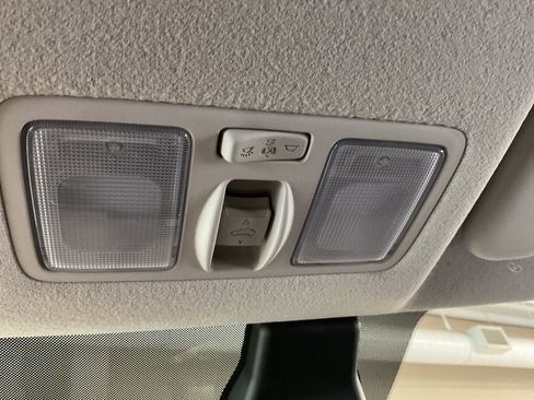 New 2025 Hyundai Venue SEL image 16