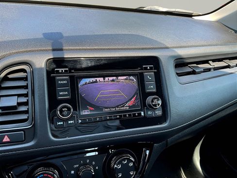 Used 2021 Honda HR-V LX image 14