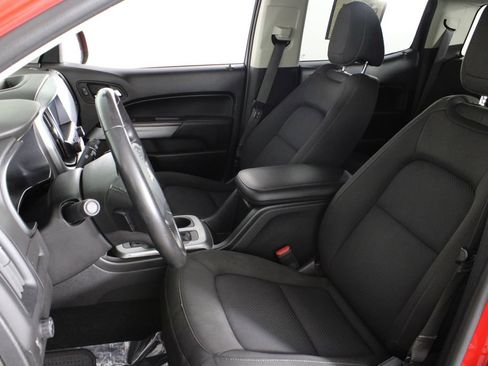 Used 2018 Chevrolet Colorado LT image 17