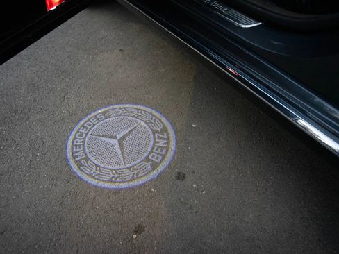 Used 2016 Mercedes-Benz C 300 4MATIC Sedan w/ Premium 1 Package image 10