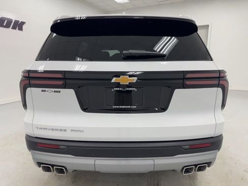 New 2026 Chevrolet Traverse LT w/ Sun and Wheel Package AWD/4WD image 6