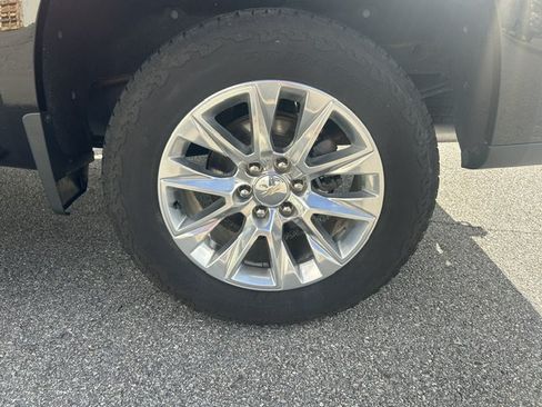 Used 2022 Chevrolet Silverado 1500 LTZ AWD/4WD image 10