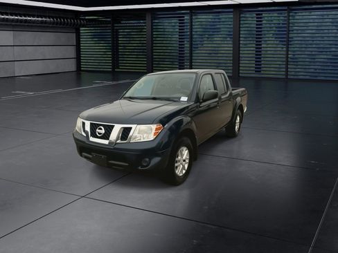 Used 2019 Nissan Frontier SV image 4