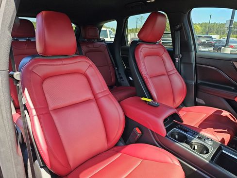 Used 2023 Lincoln Corsair Reserve w/ Jet Appearance Package FWD image 10
