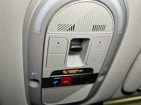 Used 2023 Hyundai Ioniq 5 Limited image 32