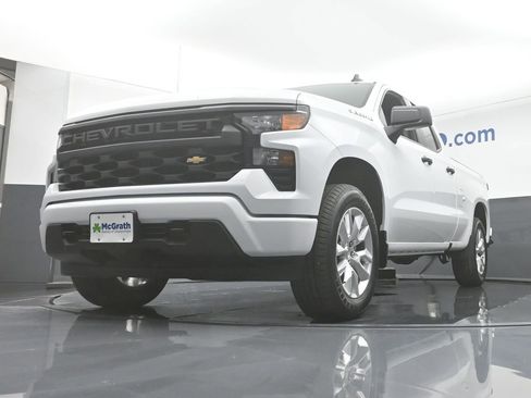 Used 2025 Chevrolet Silverado 1500 Custom image 6