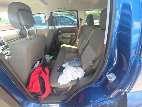 Used 2010 Dodge Nitro SXT w/ Chrome Accents Group AWD/4WD image 5