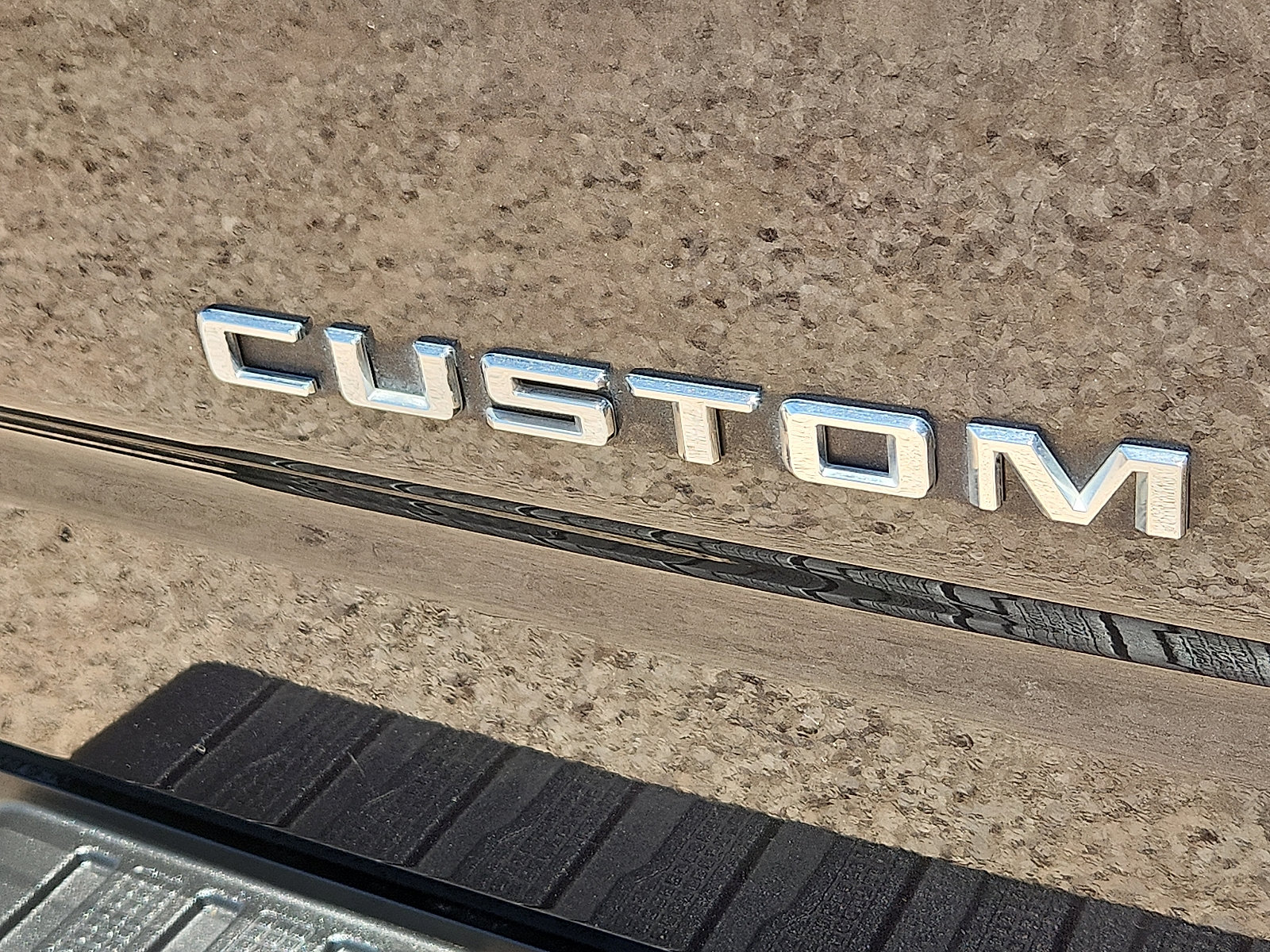 Used 2023 Chevrolet Silverado 1500 Custom RWD image 9