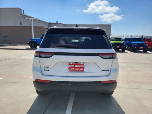 New 2025 Jeep Grand Cherokee Limited w/ Luxury Tech Group II image 4