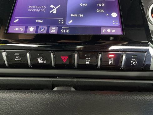 Used 2022 Jeep Grand Cherokee L Laredo image 32